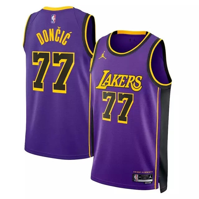 Regata Nba Los Angeles Lakers Roxa Statement Edition - Doncic 77
